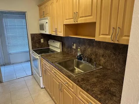 7705 NW 5th #104, Margate, FL 33063