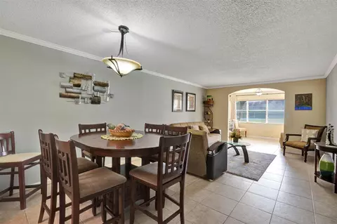 9821 Sunrise Lakes Blvd #106, Sunrise, FL 33322