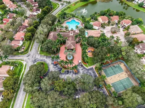 7479 NW 17th Dr, Pembroke Pines, FL 33024