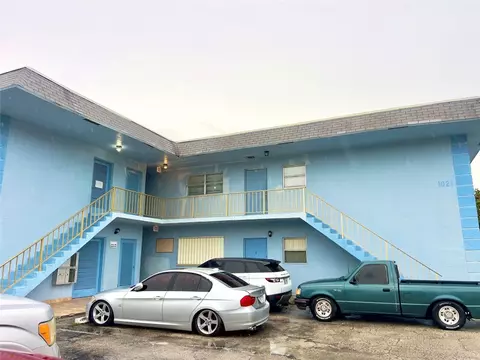 1021 NW 45th St #4, Pompano Beach, FL 33064
