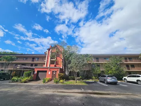 2214 S Cypress Bend Dr #105, Pompano Beach, FL 33069