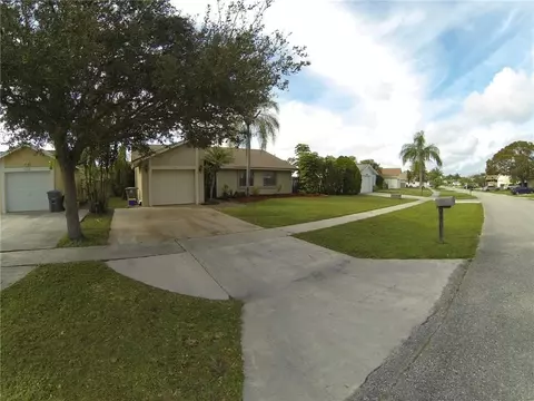 9138 Bedford Dr, Boca Raton, FL 33434