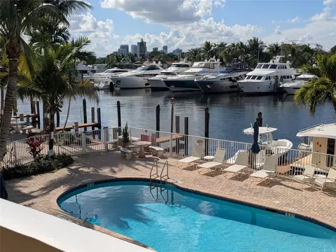 815 Middle River Dr #215, Fort Lauderdale, FL 33304