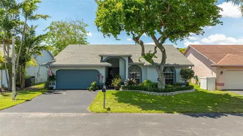9910 NW 53rd Ct, Coral Springs, FL 33076