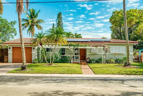 2100 SW 23rd Ter, Fort Lauderdale, FL 33312