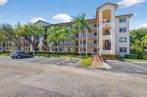 900 SW 142nd Ave #213L, Pembroke Pines, FL 33027