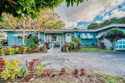 3820 SW 10th Ct, Fort Lauderdale, FL 33312