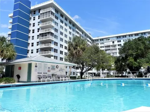 4200 Hillcrest Dr #201, Hollywood, FL 33021