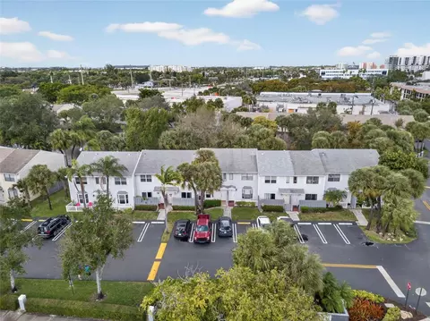 127 SW 3rd St #127, Pompano Beach, FL 33060