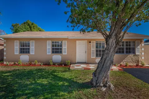 630 SW 81st Ter, North Lauderdale, FL 33068