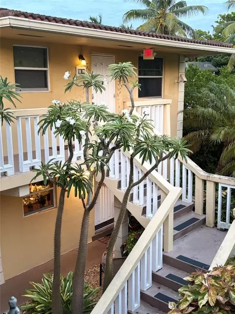 811 NE 14th Pl #6, Fort Lauderdale, FL 33304