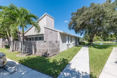 518 Woodgate Cir #E, Sunrise, FL 33326
