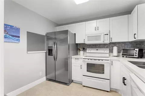 9700 Sunrise Lakes Blvd #101, Sunrise, FL 33322