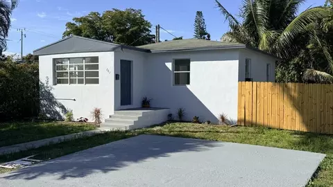 2745 Funston St, Hollywood, FL 33020