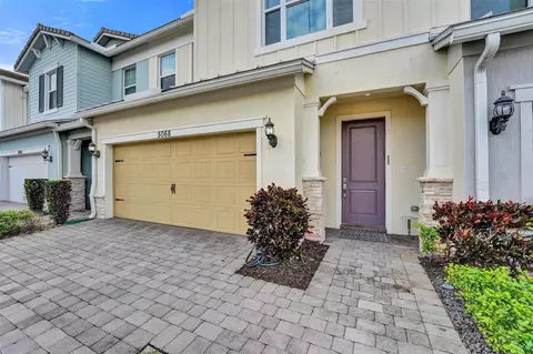 5068 Greenway Dr #0, Hollywood, FL 33021