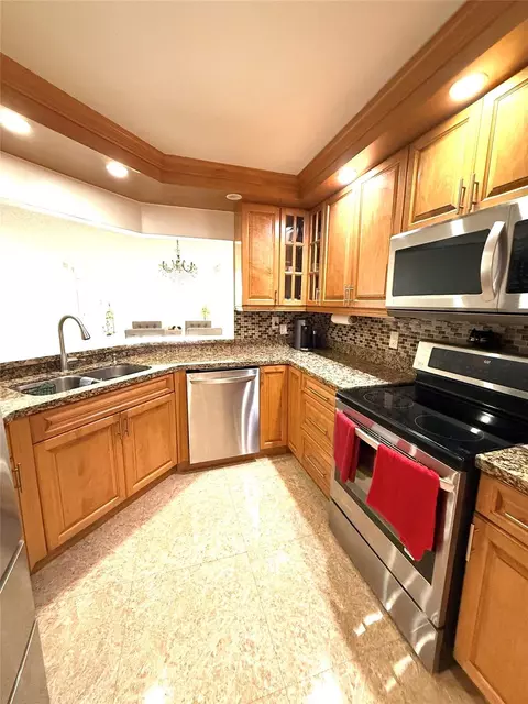 2521 NW 104th Ave #302, Sunrise, FL 33322
