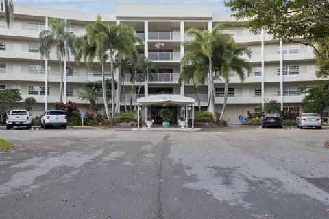 821 Cypress Blvd #408, Pompano Beach, FL 33069