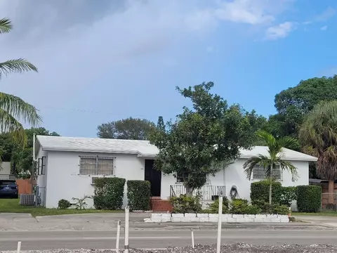 1045 NE 135th St, North Miami, FL 33161