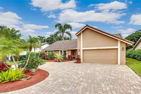 8324 NW 80th St, Tamarac, FL 33321