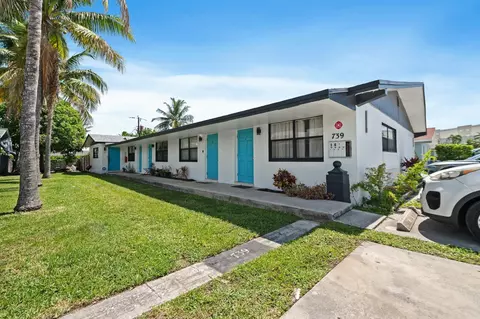 739 NE 13th Ct, Fort Lauderdale, FL 33304