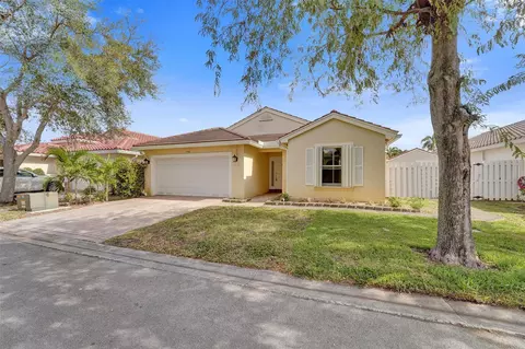 4966 SW 33rd Ter, Fort Lauderdale, FL 33312