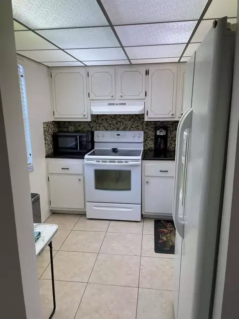 4899 NW 26th Ct #453, Lauderdale Lakes, FL 33313