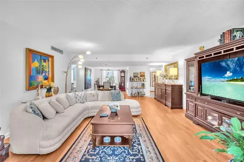 3910 Inverrary Blvd #308-B, Lauderhill, FL 33319