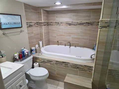 1811 Sabal Palm Dr #106, Davie, FL 33324