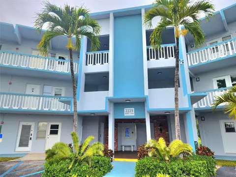 2223 Park Ln #105, Hollywood, FL 33021