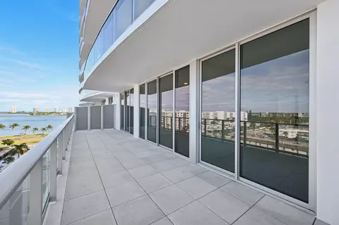220 Lake Shore Dr #709, West Palm Beach, FL 33403