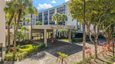 201 178th Dr #218, Sunny Isles Beach, FL 33160