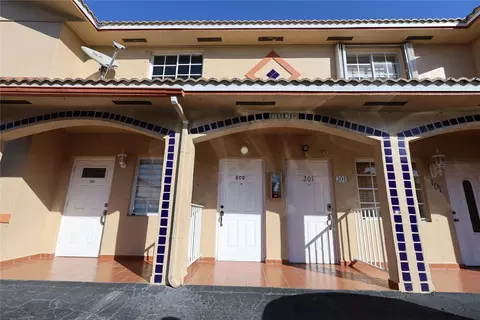 3250 W 70th St #202, Hialeah, FL 33018