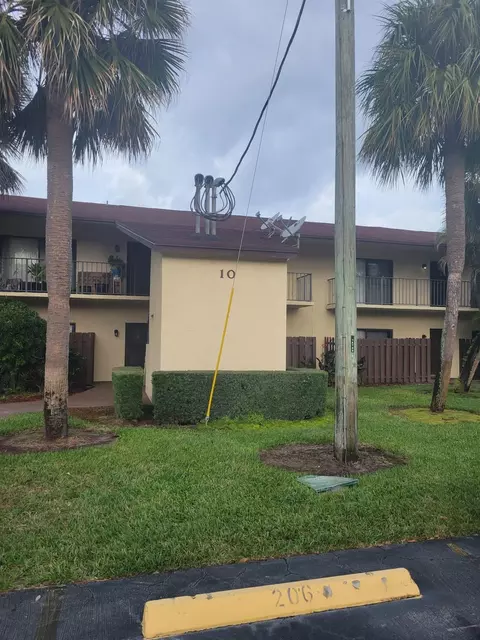 2050 Oleander Blvd #10-105, Fort Pierce, FL 34950