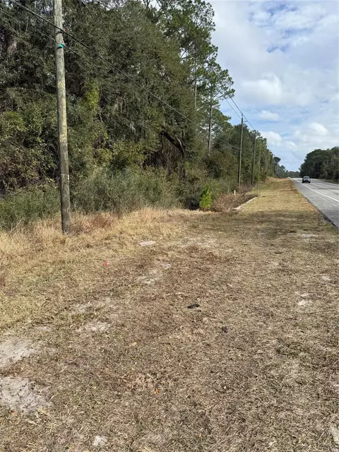 2108 S Highway 17, Crescent City, FL 32112