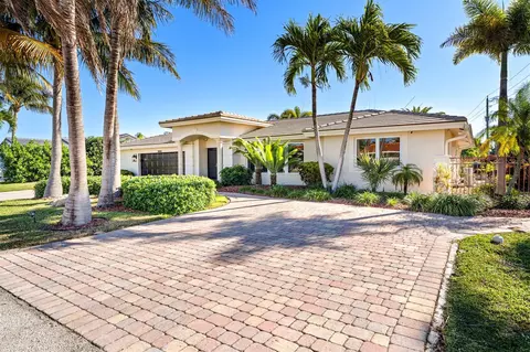 3900 NE 24th Ave, Lighthouse Point, FL 33064