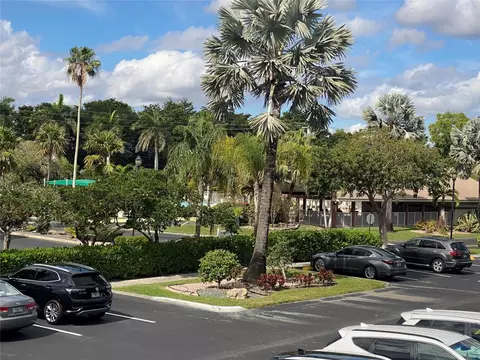 7280 S Devon Dr #208, Tamarac, FL 33321