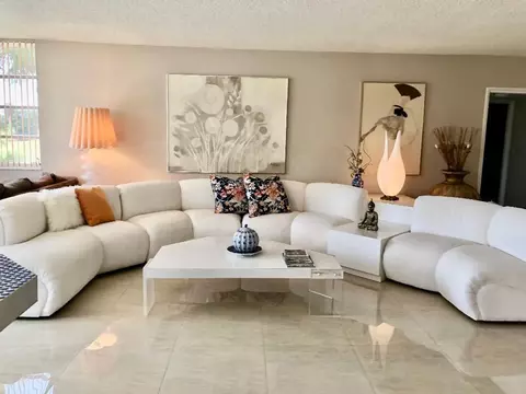 800 Cypress Grove Dr #204, Pompano Beach, FL 33069