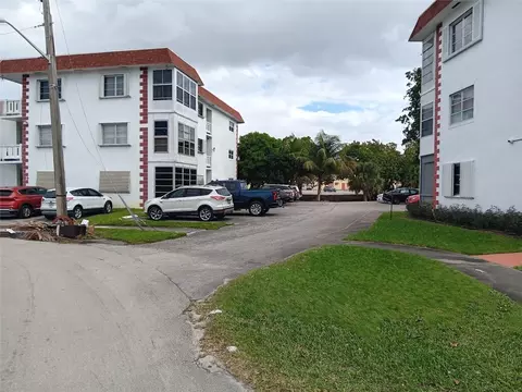 4310 NW 12th Ct #203, Lauderhill, FL 33313