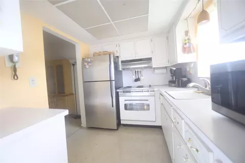 Kitchen - 601 Pine Dr #207, Pompano Beach, FL 33060 photo 1 of 1
