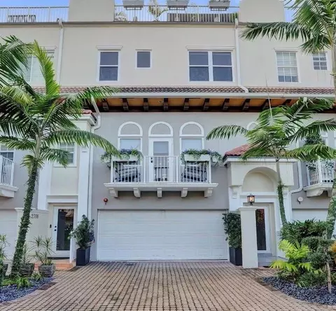 2706 NE 8th #2706, Wilton Manors, FL 33334