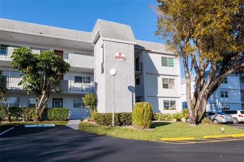 8205 NW 61st St #218, Tamarac, FL 33321