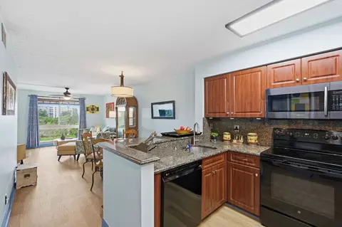 2108 S Cypress Bend Dr #504, Pompano Beach, FL 33069