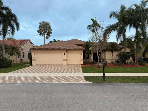 2702 E Orchard Cir, Davie, FL 33328