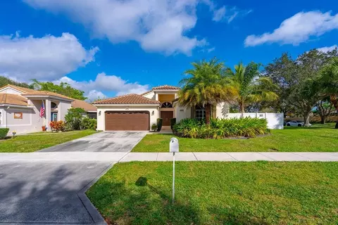 3955 Sabal Lks, Delray Beach, FL 33445