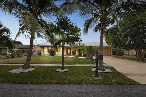 4234 Waverly Dr, West Palm Beach, FL 33407