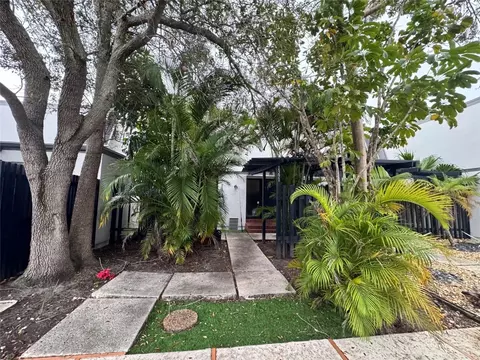 1391 E Golfview #1391, Pembroke Pines, FL 33026