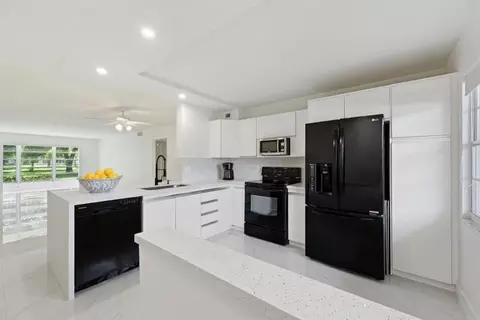 2202 Lucaya Bnd #M1, Coconut Creek, FL 33066