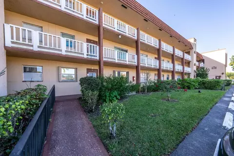 9281 Sunrise Lakes Blvd #107, Sunrise, FL 33322