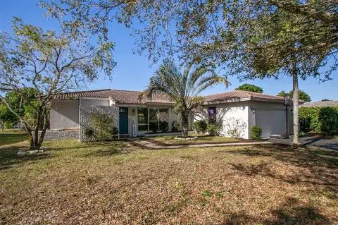 846 Ramblewood Dr, Coral Springs, FL 33071