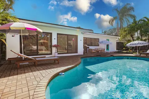 245 N Tradewinds Ave, Lauderdale By The Sea, FL 33308